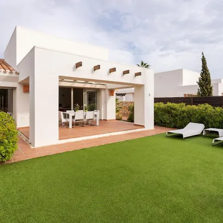 Holiday home Classy In With Garden *