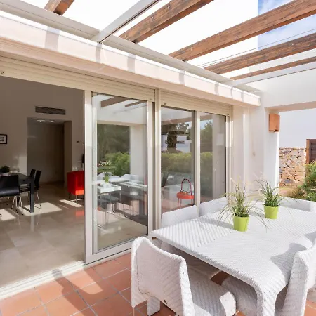 Classy In With Garden Holiday home